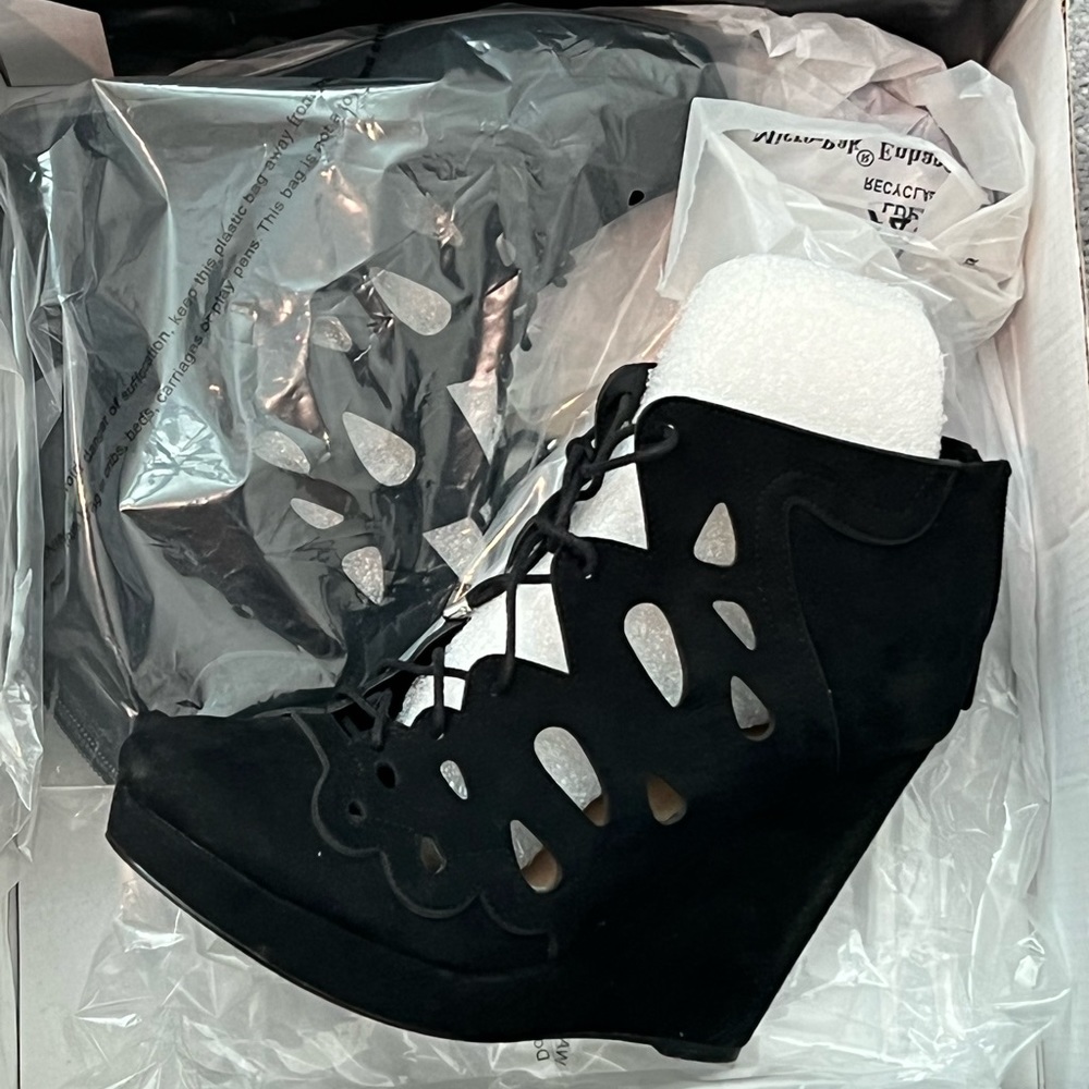 Torrid - Wedges - Suede